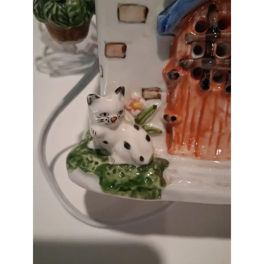 VTG c1990 Cottagecore Ceramic House Night Light Lamp Cat Hanging Flowers Works